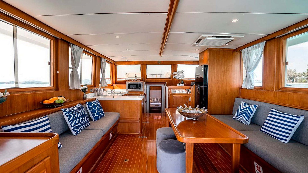 Аренда яхты Grand Banks 53 (Shiraz) на Пхукете